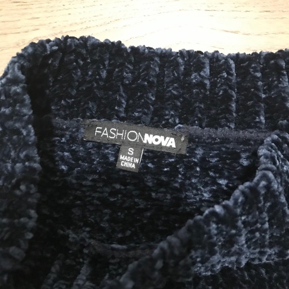 Puff Sleeve Fleece Crop - Picture 2 of 2